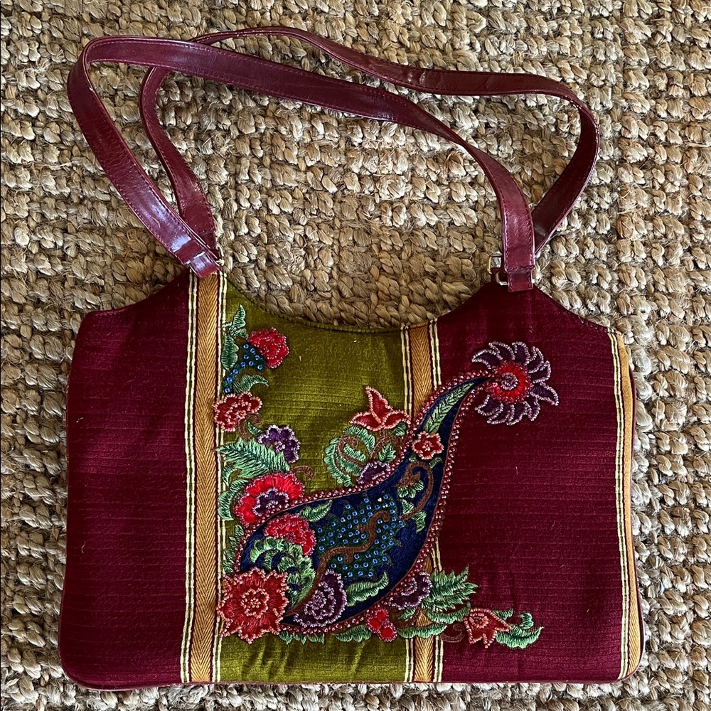 Rob Ference VintageEmbroidered Burgundy and Green Women's Bag.
Leather handles
